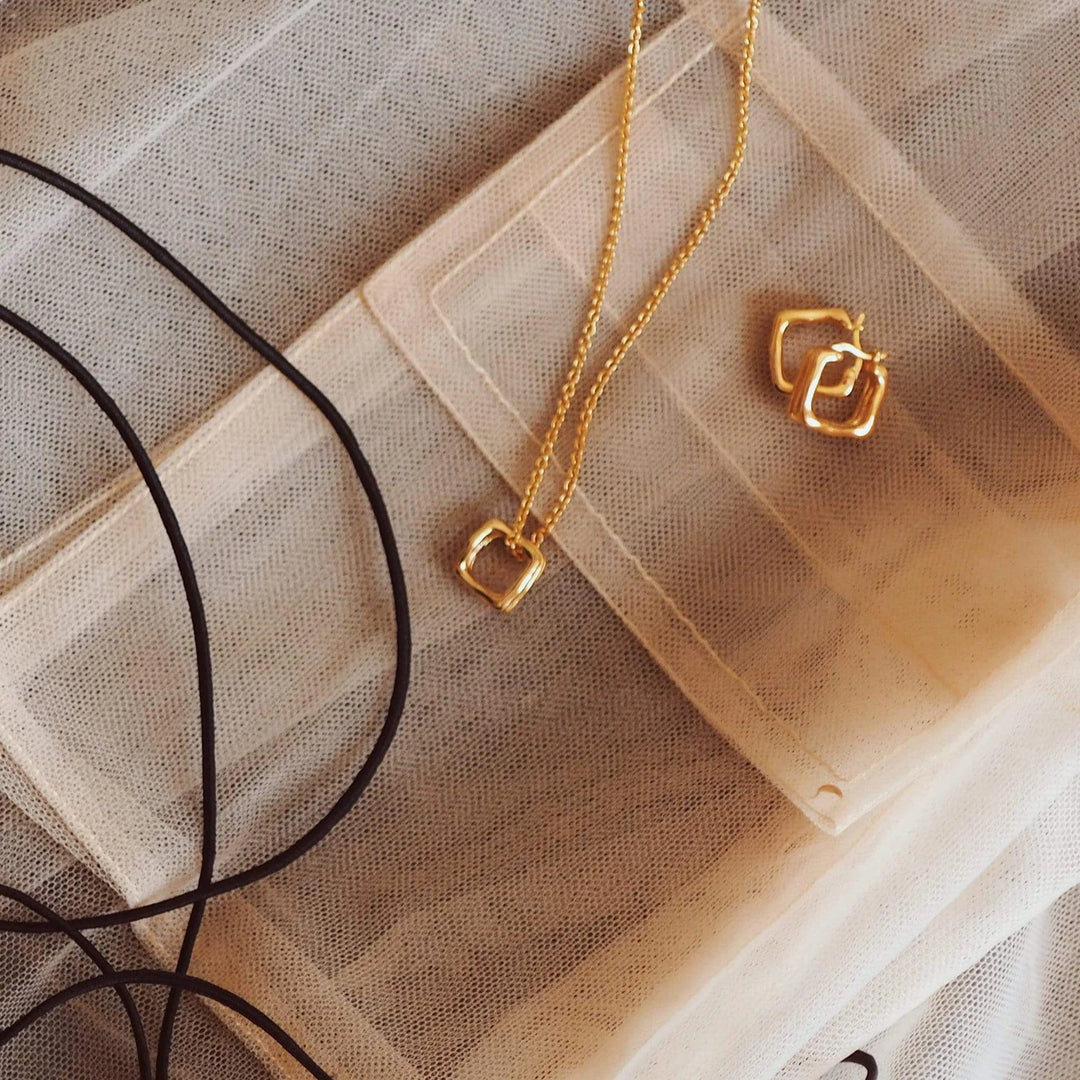 Daisy London - Estée Lalonde Sisterhood Necklace - Gold