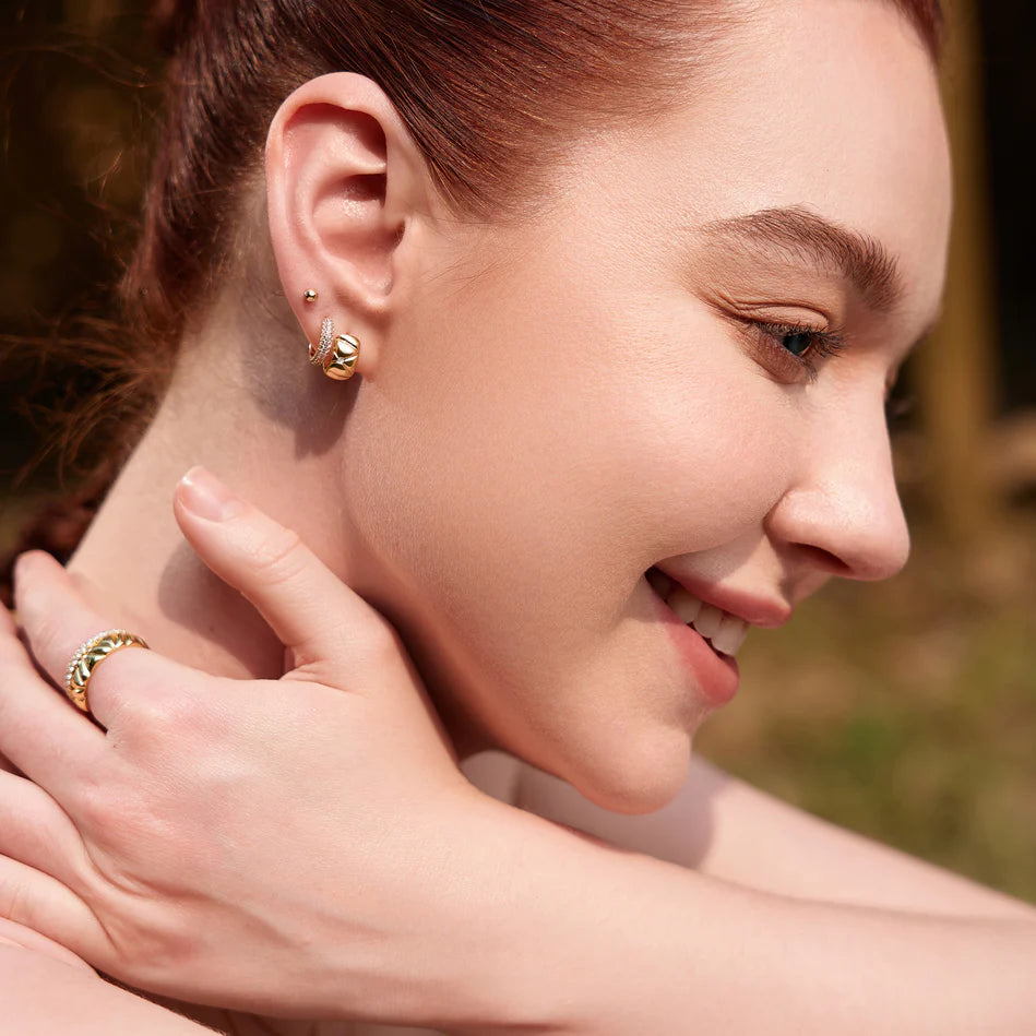 Ania Haie - Shimmering Pavé Huggie Earrings - Gold
