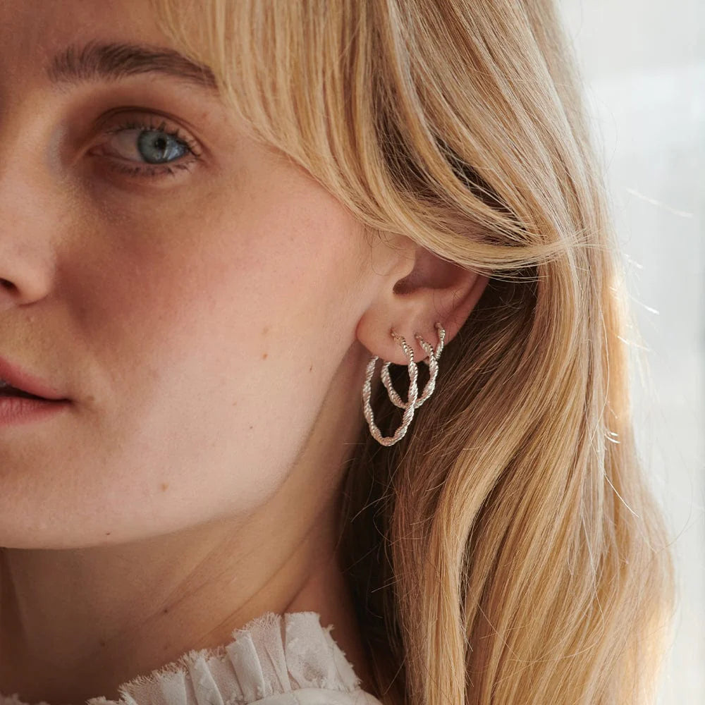 Daisy London - Midi Rope Twist Hoop Earrings - Silver