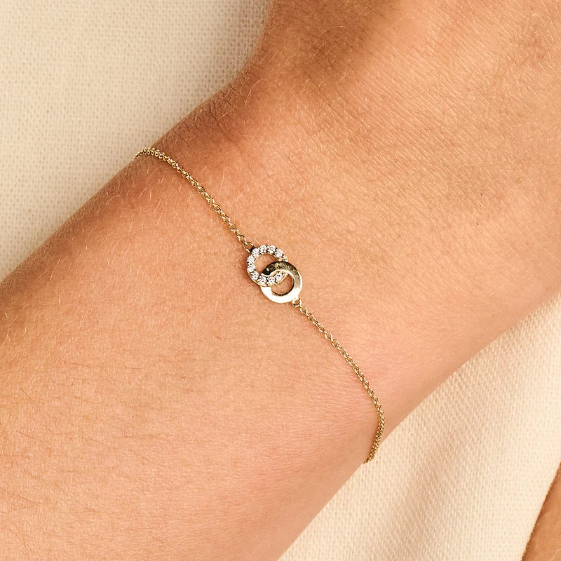 Blush - Interlocking Rings Bracelet - 14kt Yellow Gold