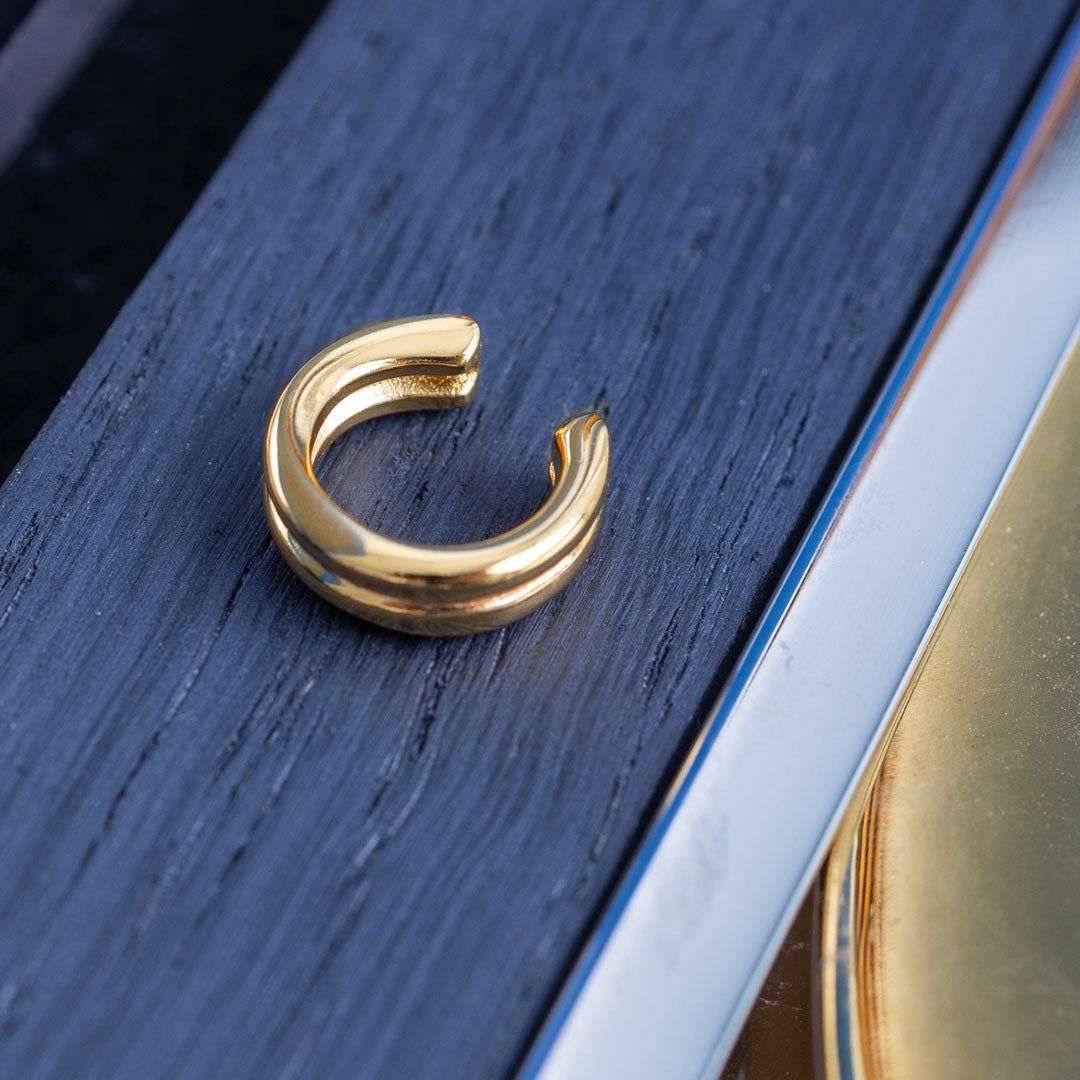 Kit Heath - Bevel Unity Golden Solo Ear Cuff - Gold