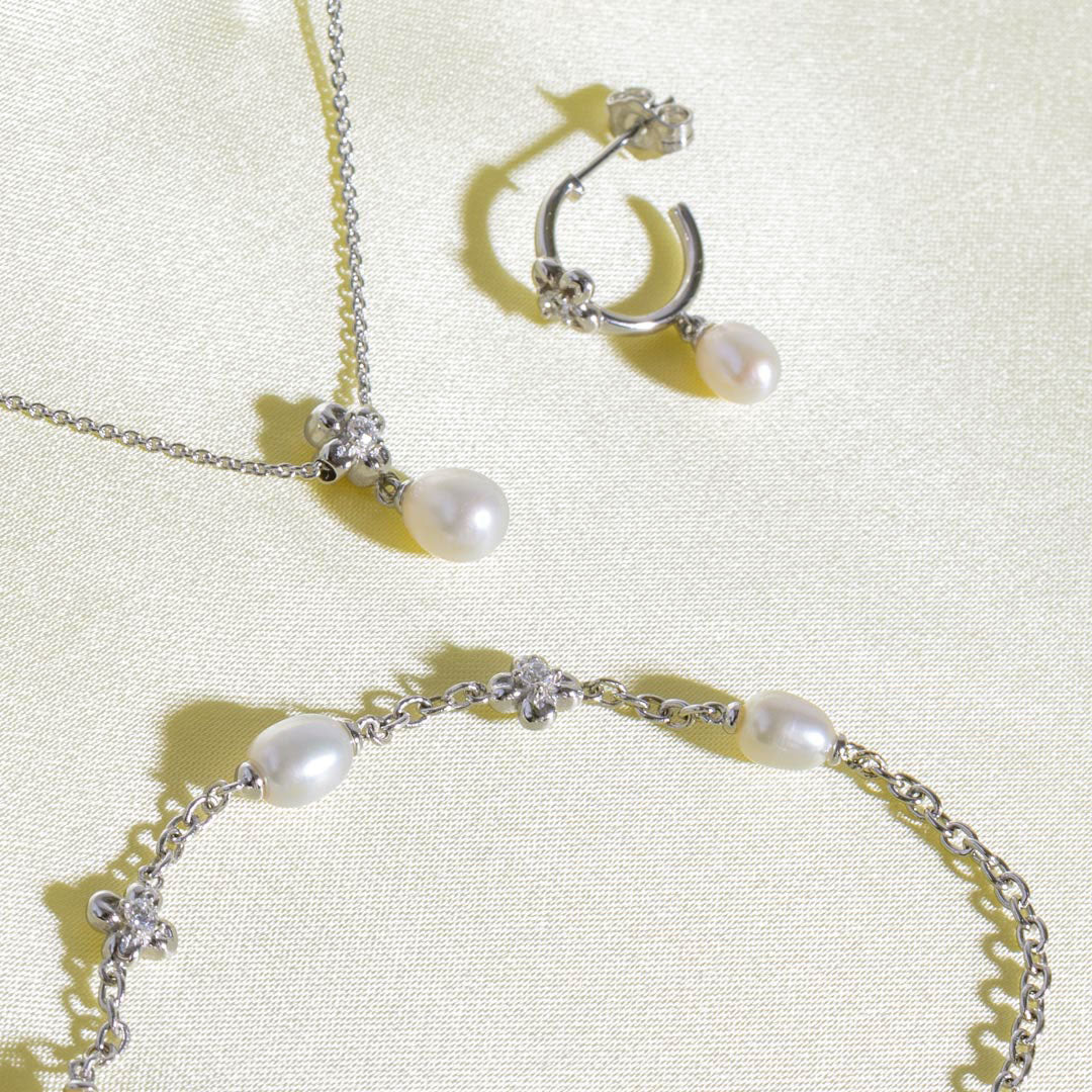 Kit Heath - Blossom Flyte Honey Flower Pearl Toggle Bracelet - Silver