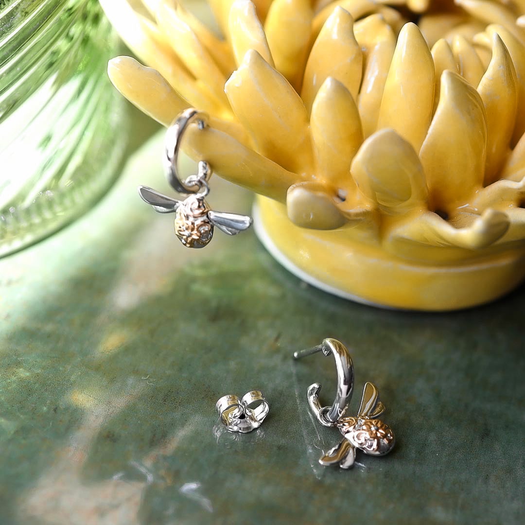 Kit Heath - Blossom Flyte Honey Bee Hoop Drop Earrings - Silver