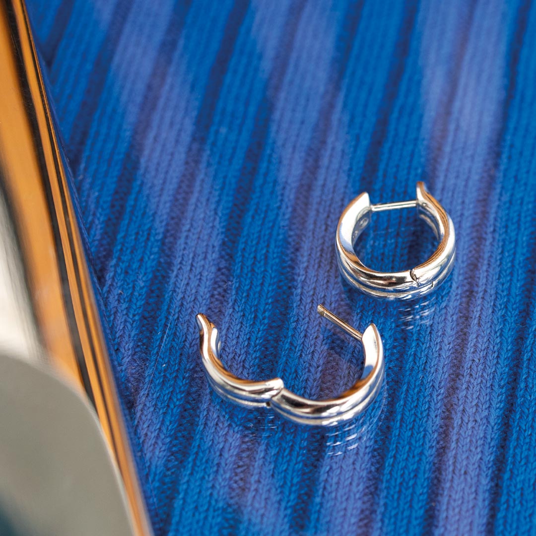 Kit Heath - Bevel Unity Huggie Hoop Earrings - Silver