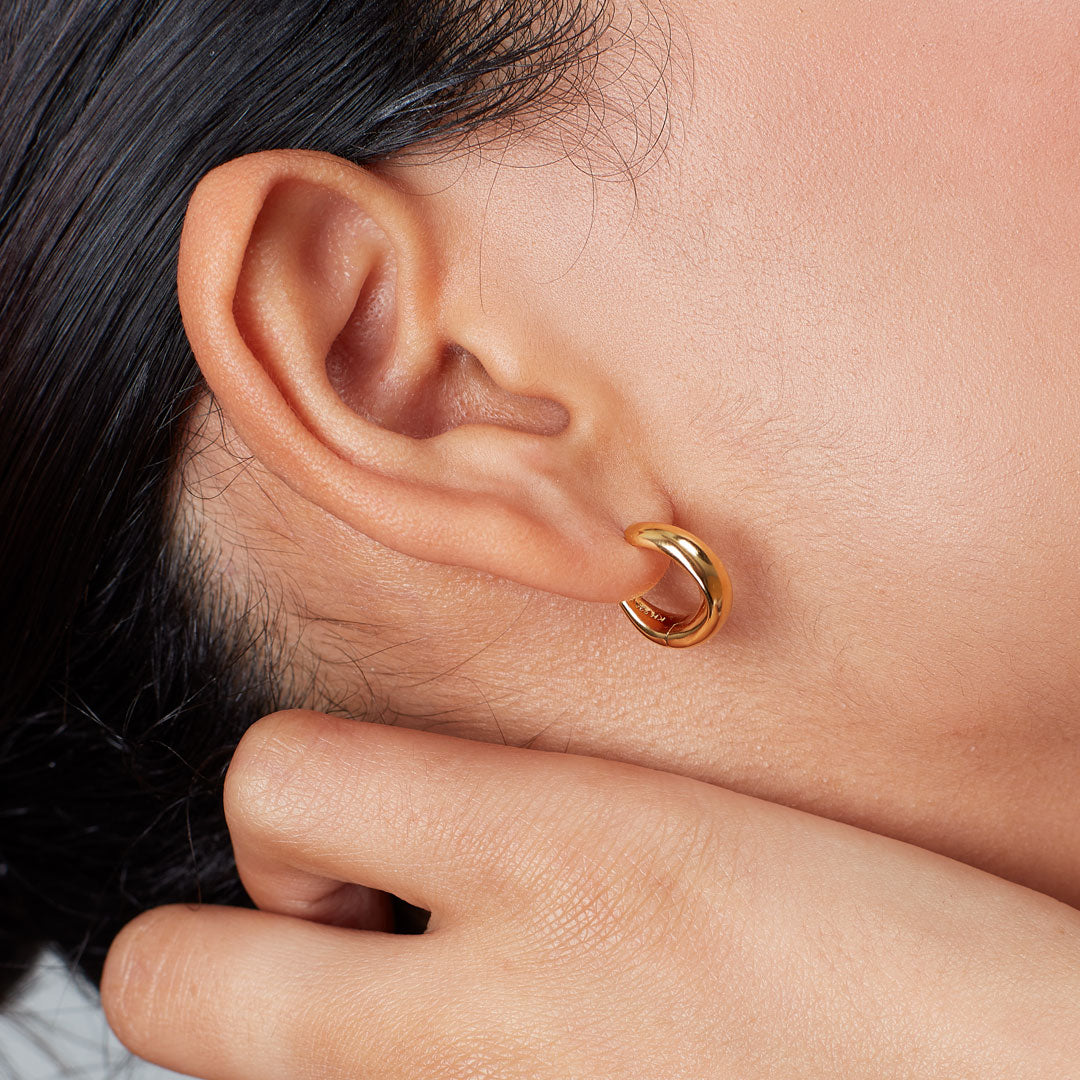 Kit Heath - Bevel Cirque Golden Small Hinged Huggie Hoop Earrings - Gold