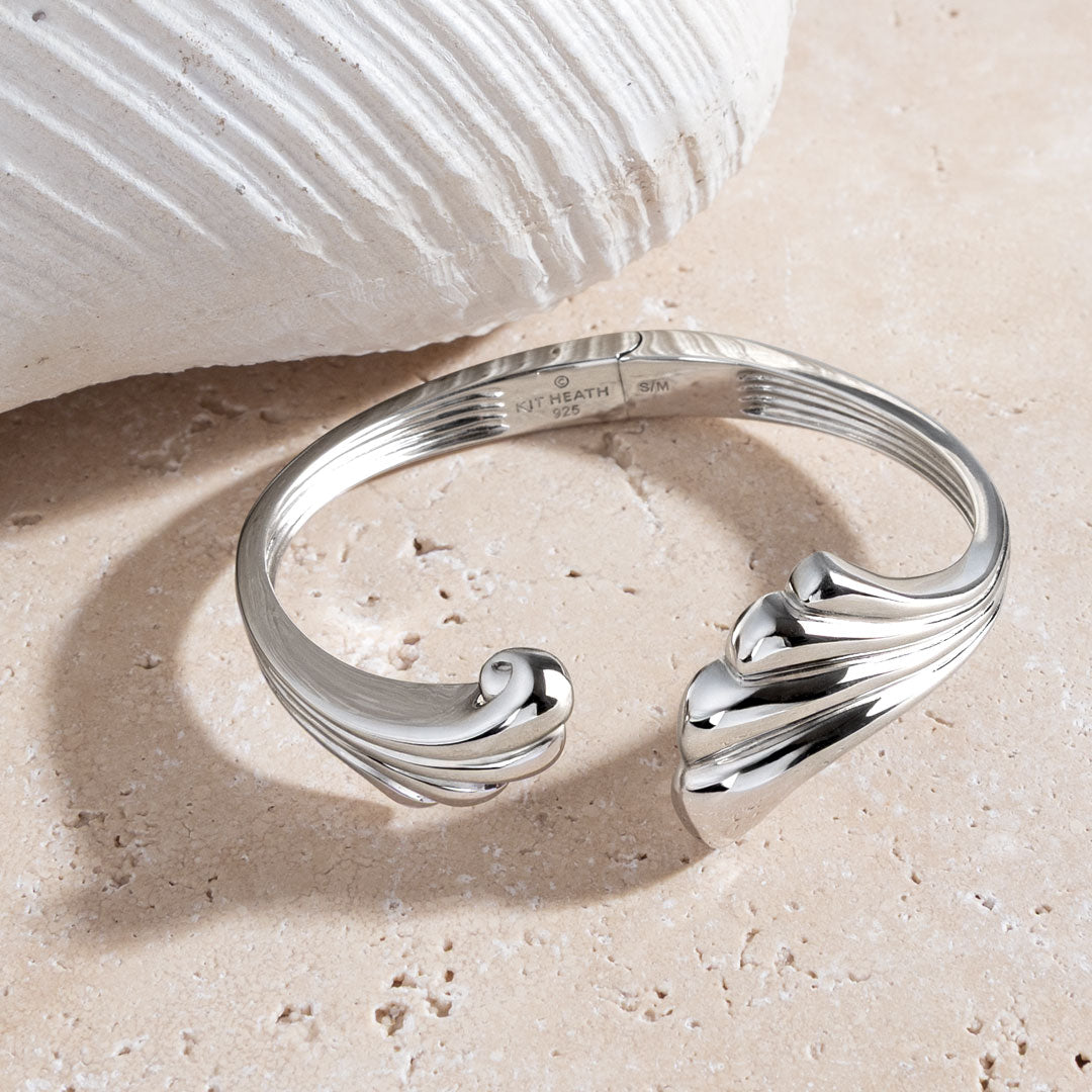 Kit Heath - Océane Shell Echo Grande Hinged Bangle - Silver