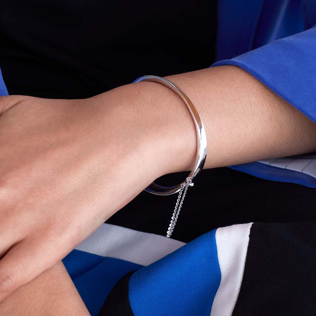 Kit Heath - Bevel Cirque Hinged Bangle - Silver