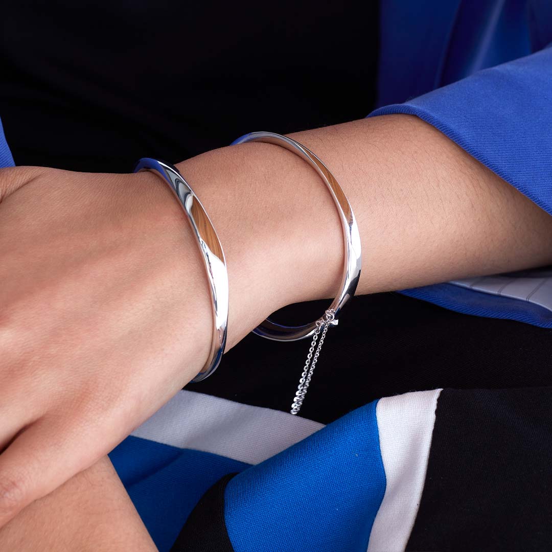 Kit Heath - Bevel Cirque Hinged Bangle - Silver