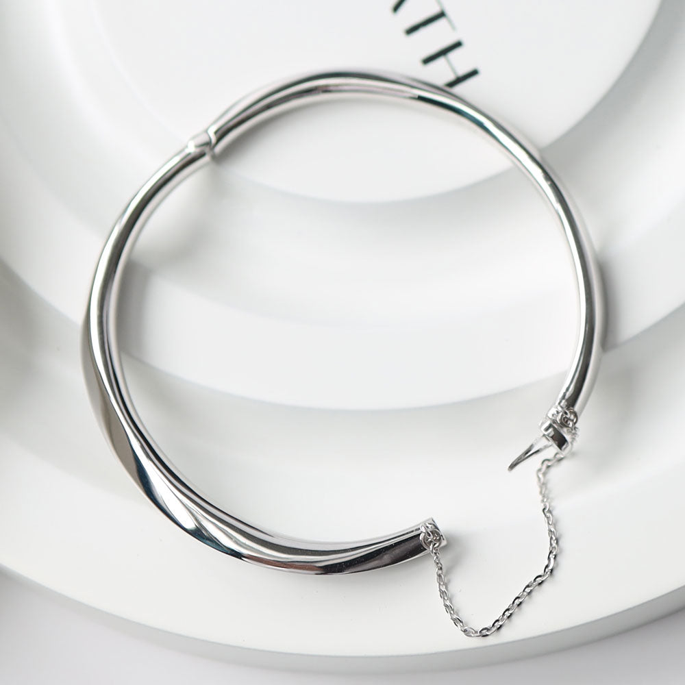 Kit Heath - Bevel Cirque Hinged Bangle - Silver