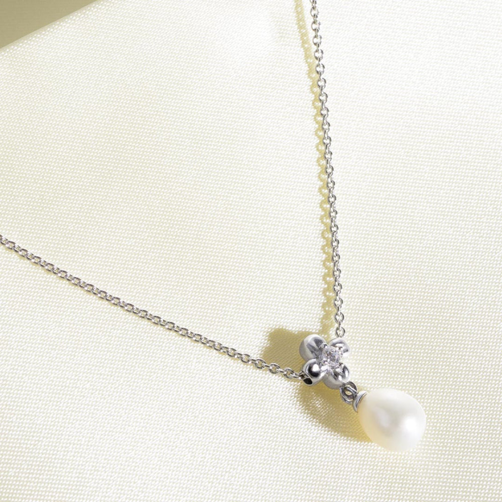 Kit Heath - Blossom Flyte Honey Flower Pearl Necklace - Silver