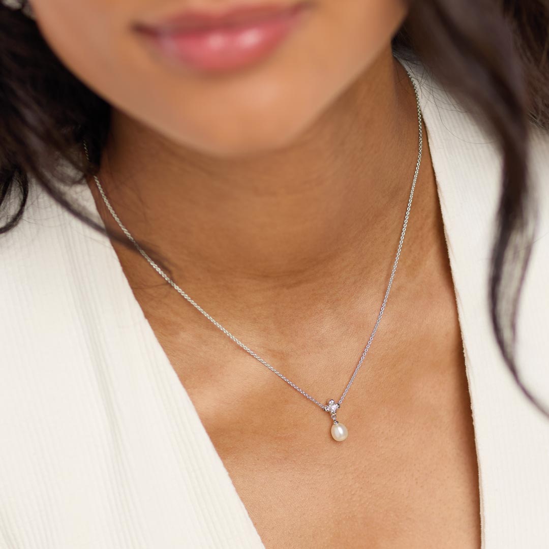 Kit Heath - Blossom Flyte Honey Flower Pearl Necklace - Silver