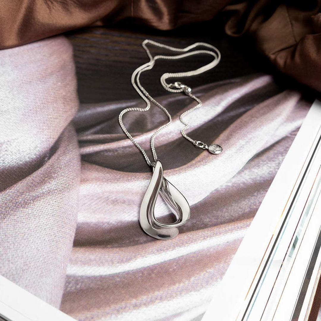 Kit Heath - Serenity Loop Grande Slider Necklace - Silver
