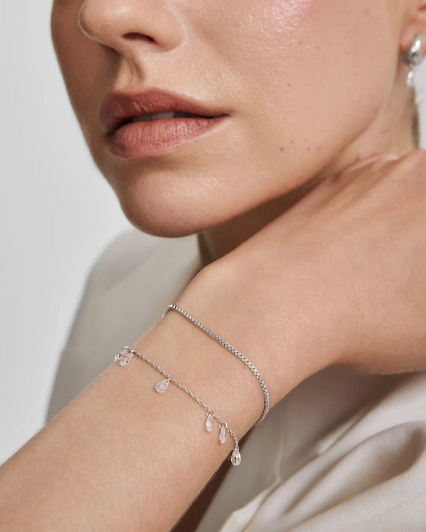 Ania Haie - Fluid Light Ethereal Teardrop Dangle Bracelet - Silver