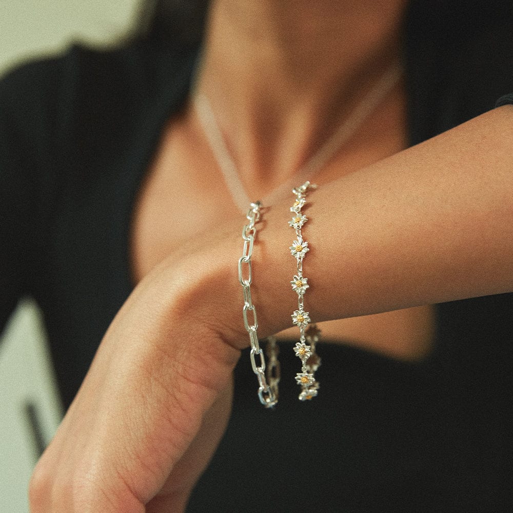 Daisy London - Sixteen Bellis Daisy Chain Bracelet