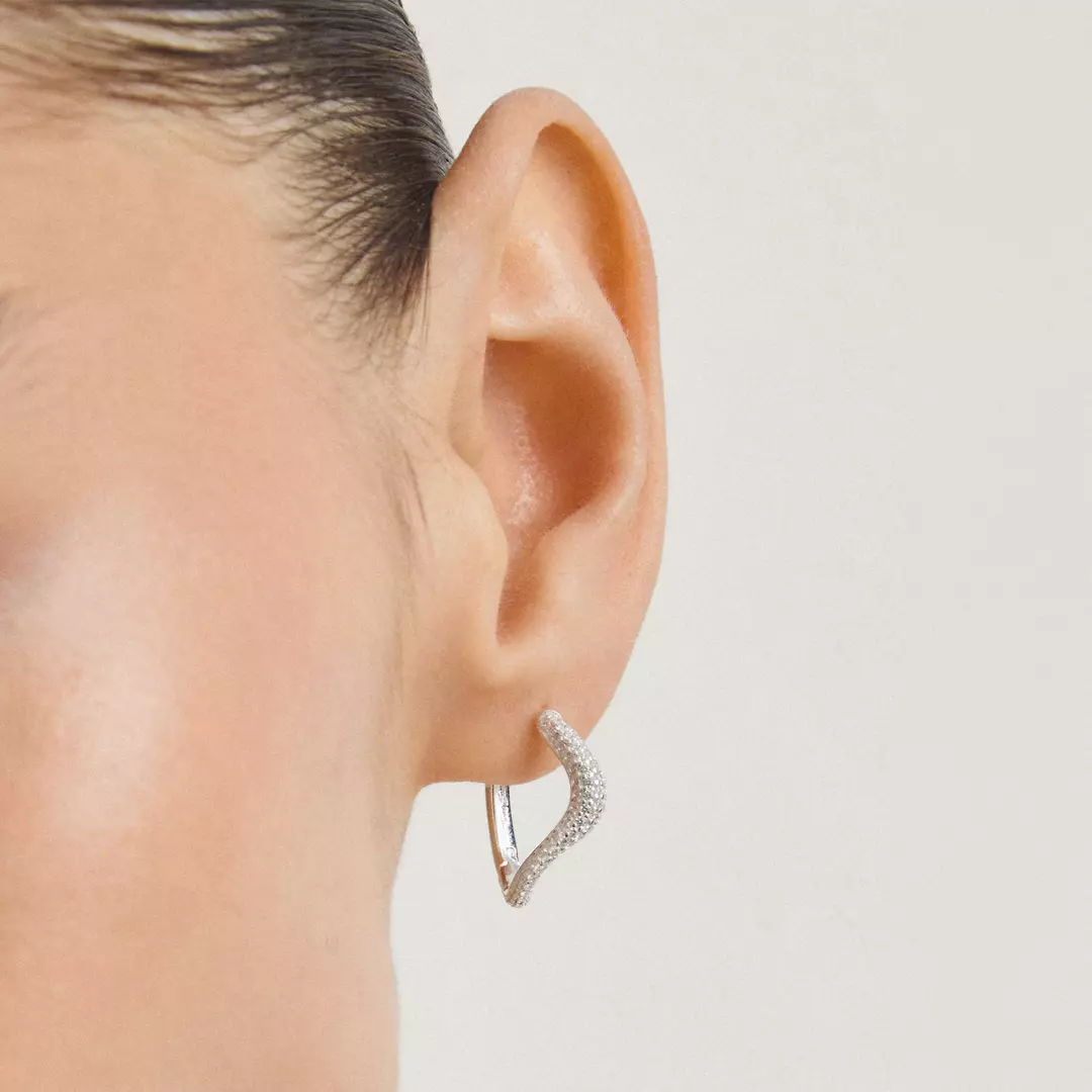 Thomas Sabo - Bold Elegence Wavy Hoop Earrings With White Zirconia - Silver