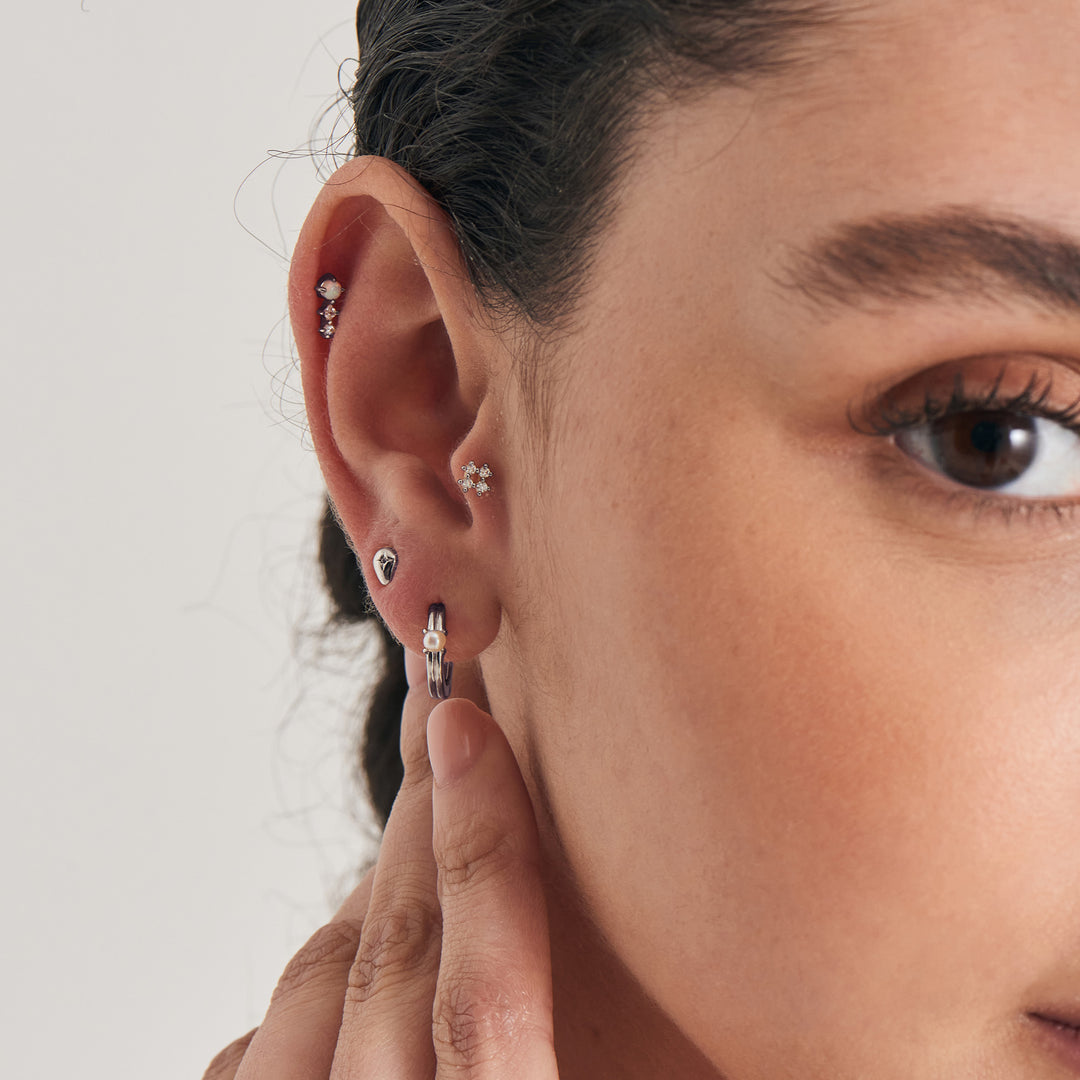 Ania Haie - Pearl Cabochon Huggie Hoop Earrings - Silver