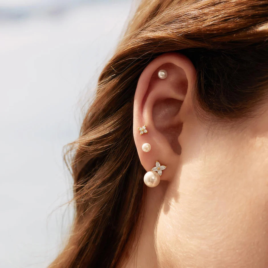 Ania Haie - Shell Pearl & Lucky Clover Stud Earrings - Gold