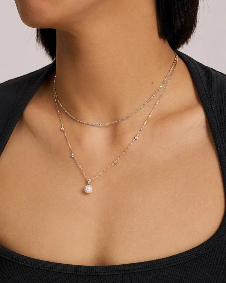 Ania Haie - Bezel-Set Station Shell Pearl Pendant Necklace - Silver