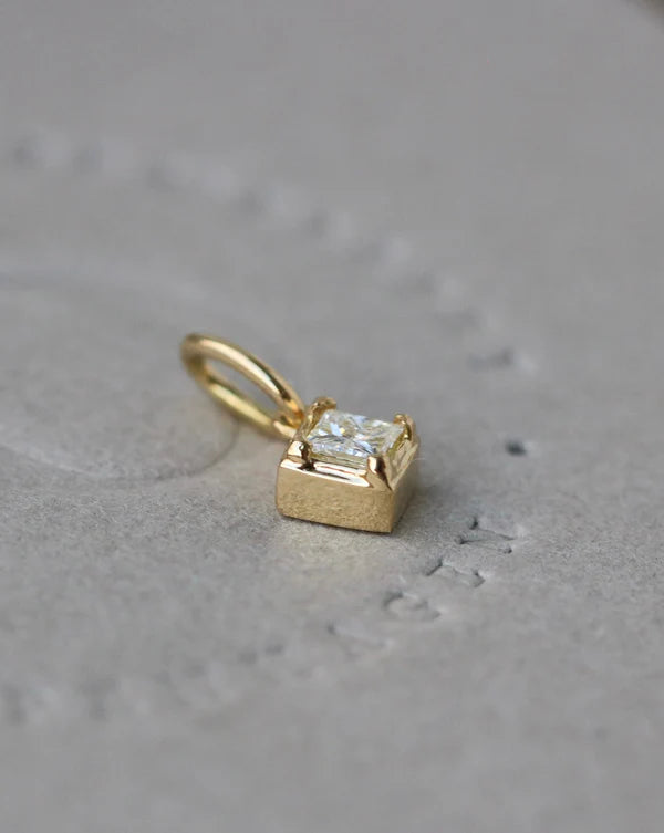 Ro Copenhagen - Raw Classic Diamond Pendant - 18kt Yellow Gold