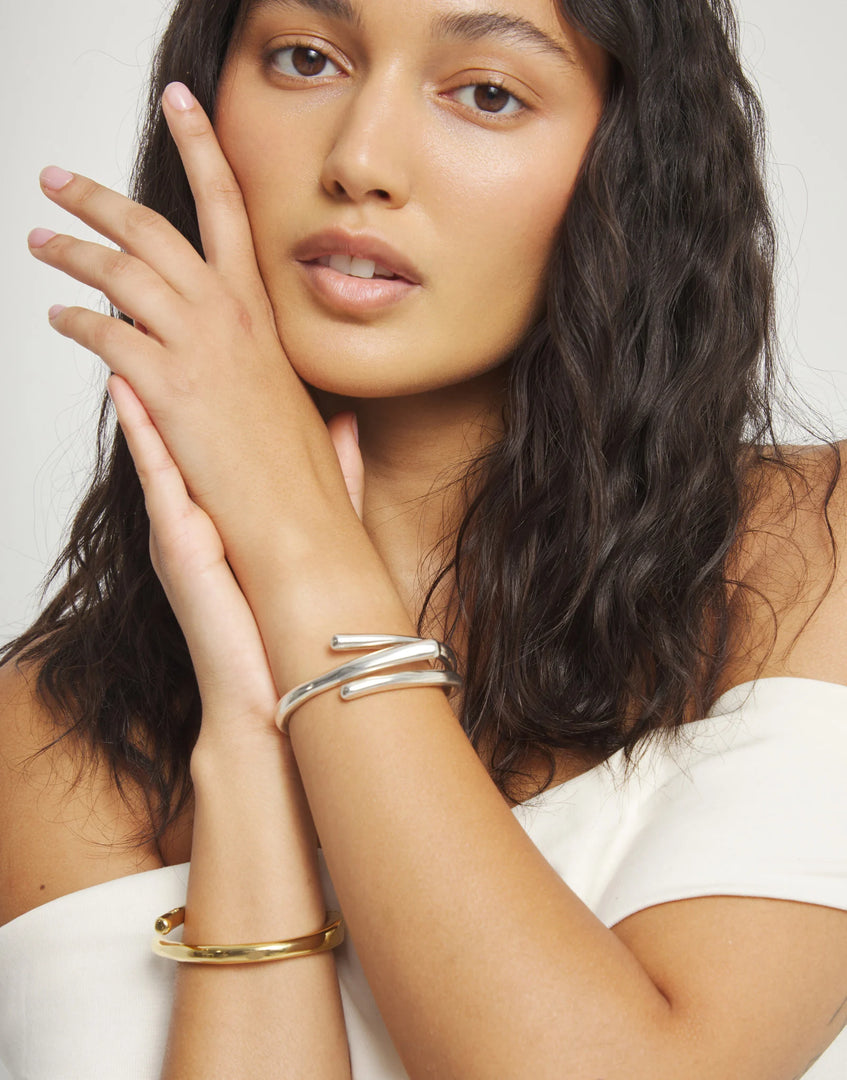 UNOde50 - Three Intertwined Organic Shapes Bangle Bracelet - Silver