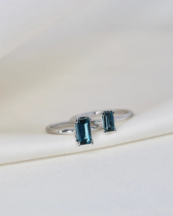 Ro Copenhagen - Nord London Blue Topaz Turned Ring Mini - 18ct White Gold