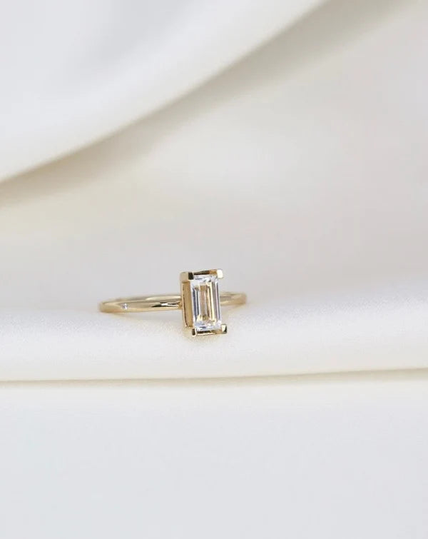 Ro Copenhagen - Nord White Topaz Ring Turned - 18kt Yellow Gold